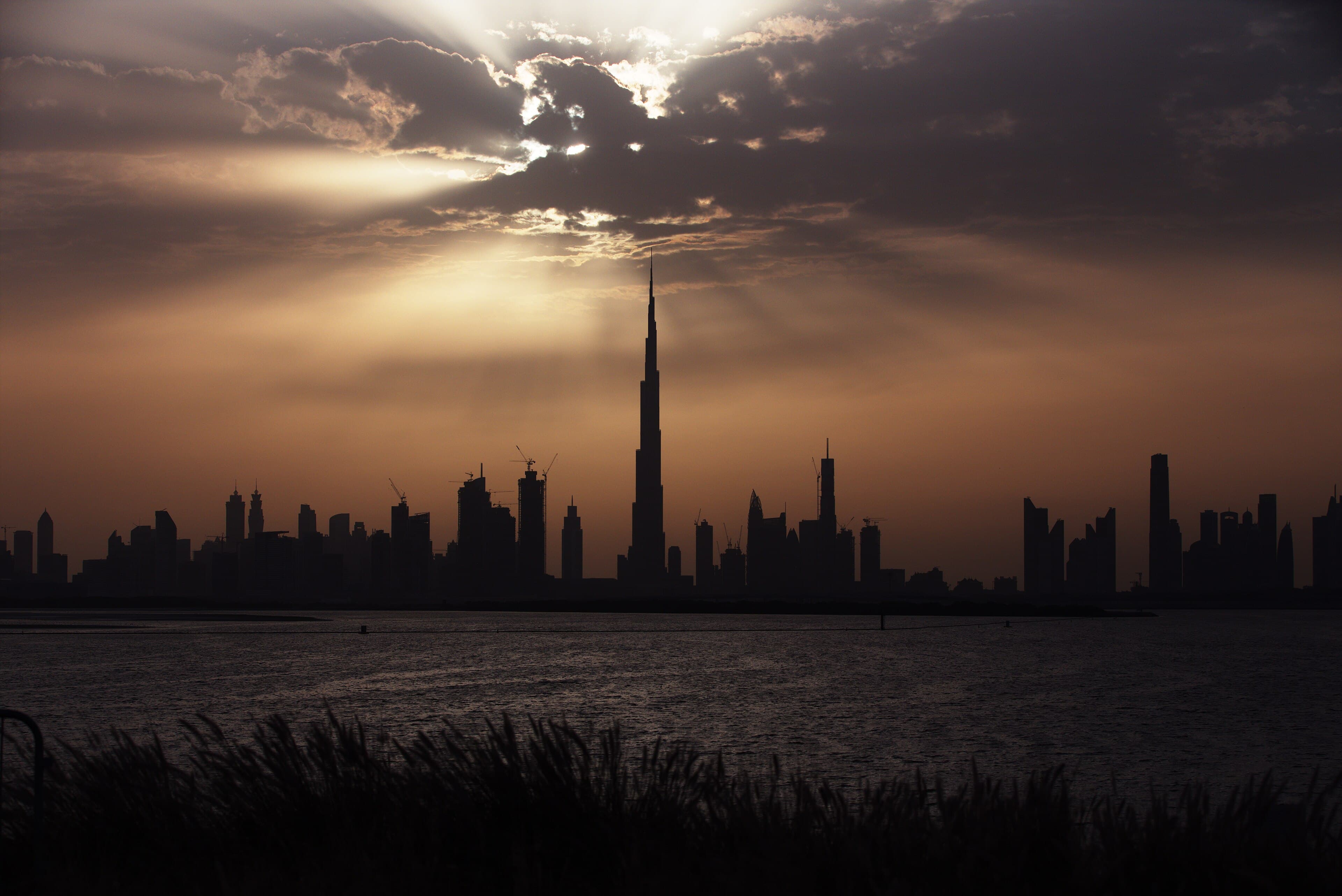 Burj Khalifa — photo by imran shahabuddin via Wikimedia Commons