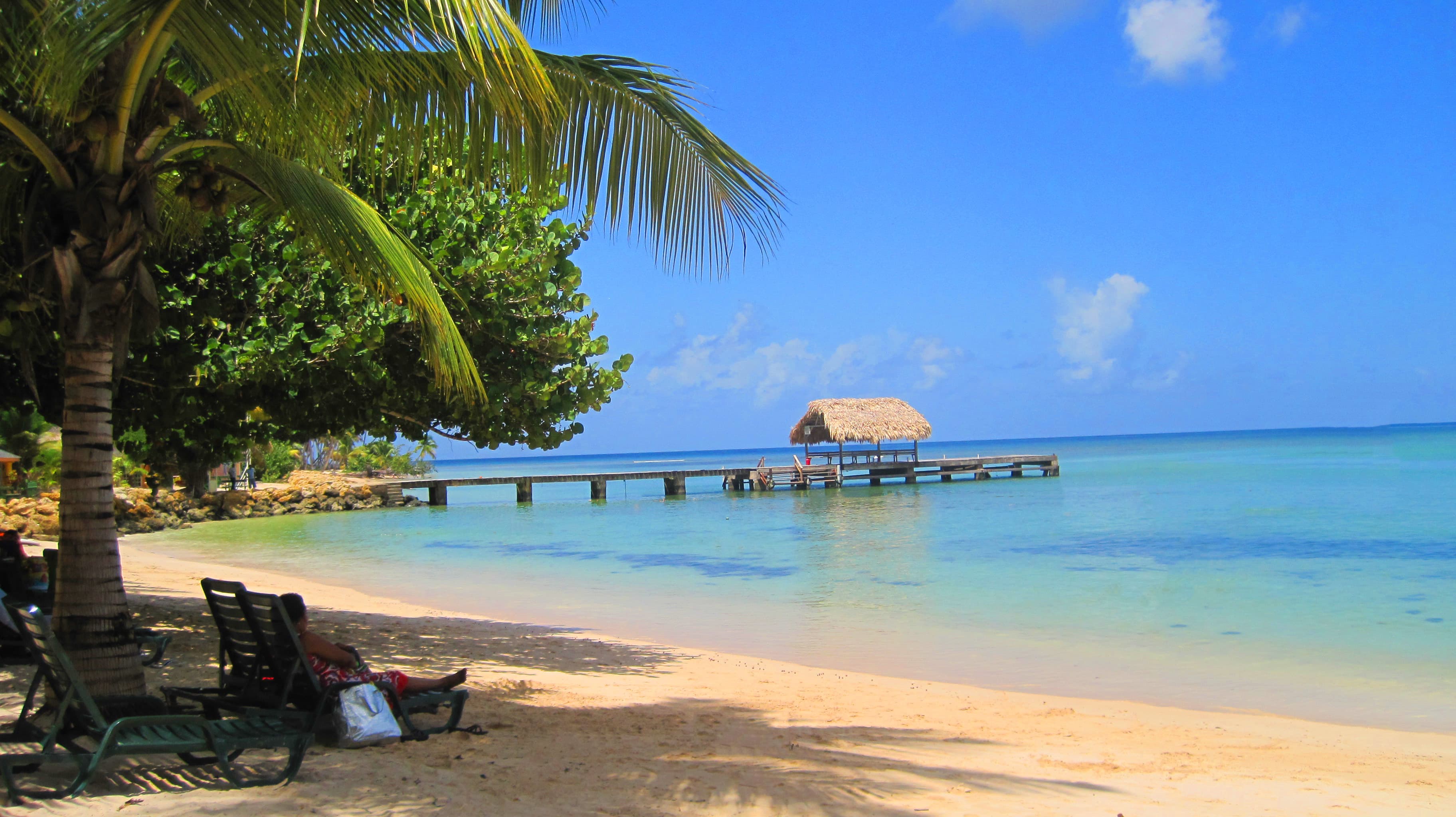 Pigeon Point, Tobago — photo by Kp93 via Wikimedia Commons